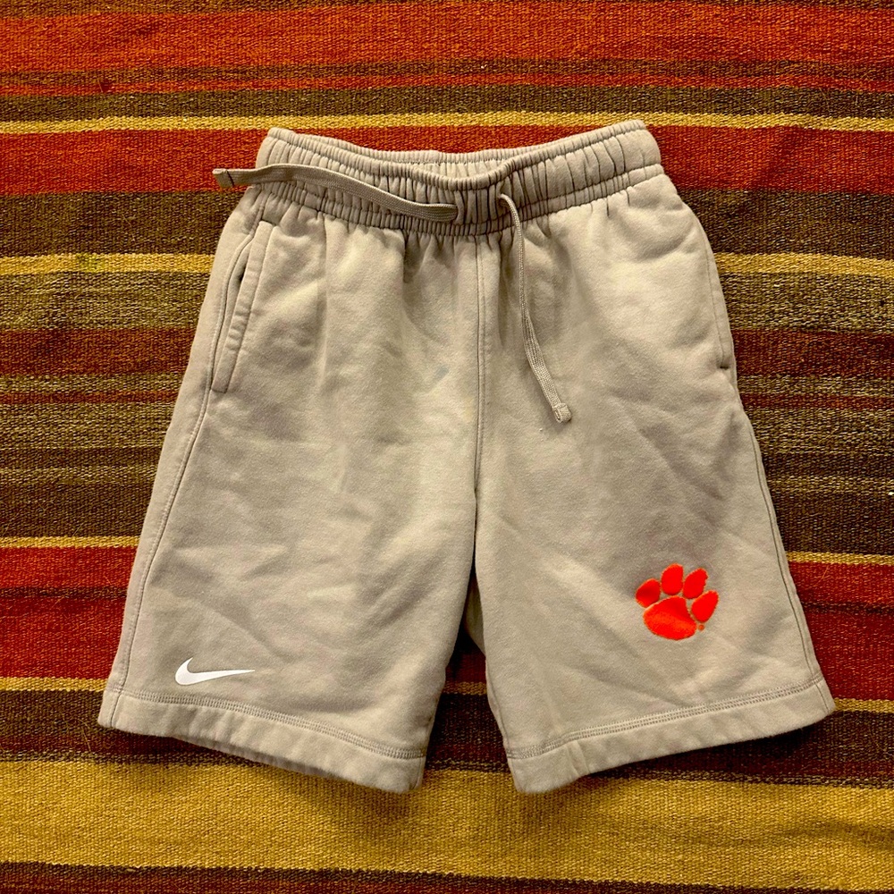 Nike Gray Kid’s Shorts with Clemson Tigers tiger paw Logo. Kids’ size M.